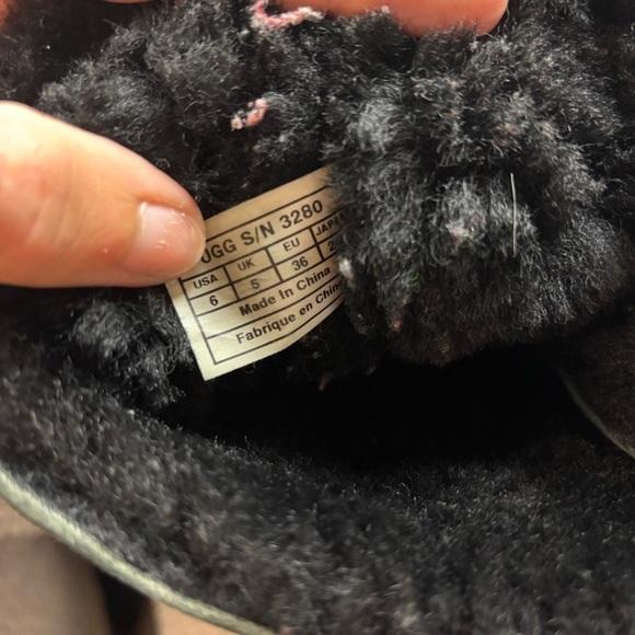 UGG Women’s Black Bailey Bow II Boots size: 6 - Picture 9 of 12